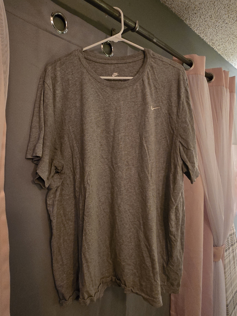 Nike Men's Heather Gray Crew Neck Short Sleeve Tee